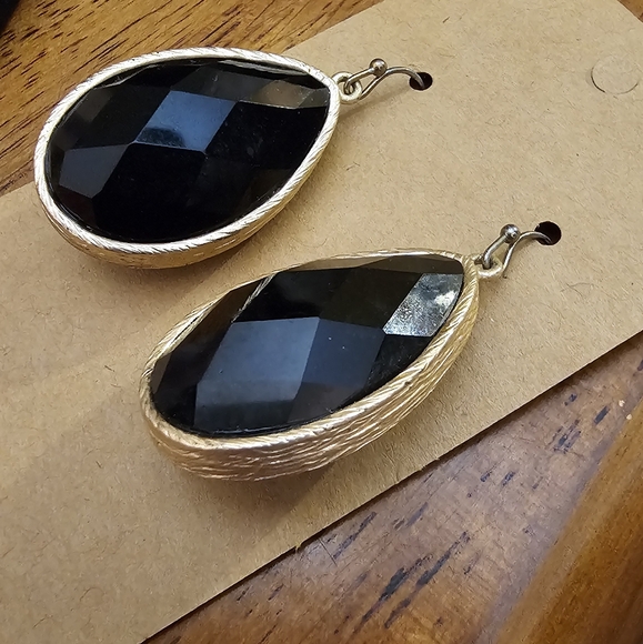 Elegant Black and Gold Teardrop Earrings EUC - Picture 3 of 5